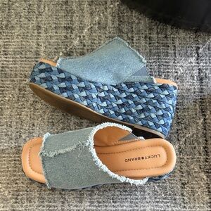 ☀️🌴Lucky Brand Light Blue Braided Denim Wedge Slides